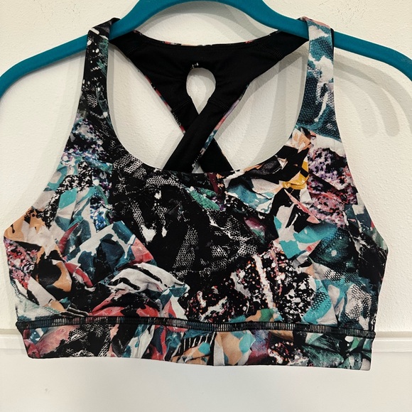 Lululemon bra 8 - Picture 4 of 5